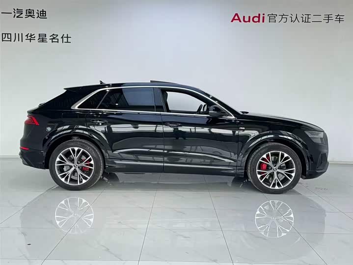 Фото 4 - Audi Q8
