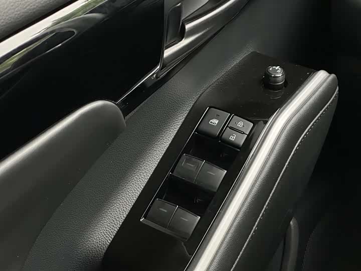 Фото 9 - Toyota Crown Kluger