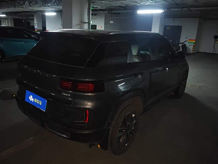 Фото 3 - Geely Icon