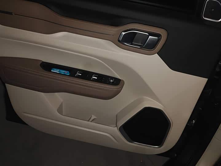 Фото 7 - Geely Icon