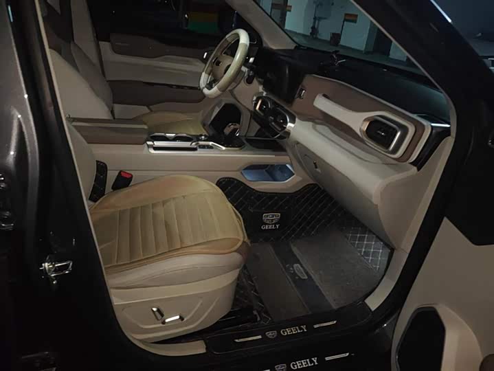 Фото 8 - Geely Icon