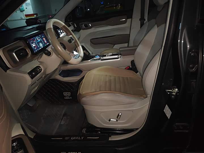 Фото 9 - Geely Icon