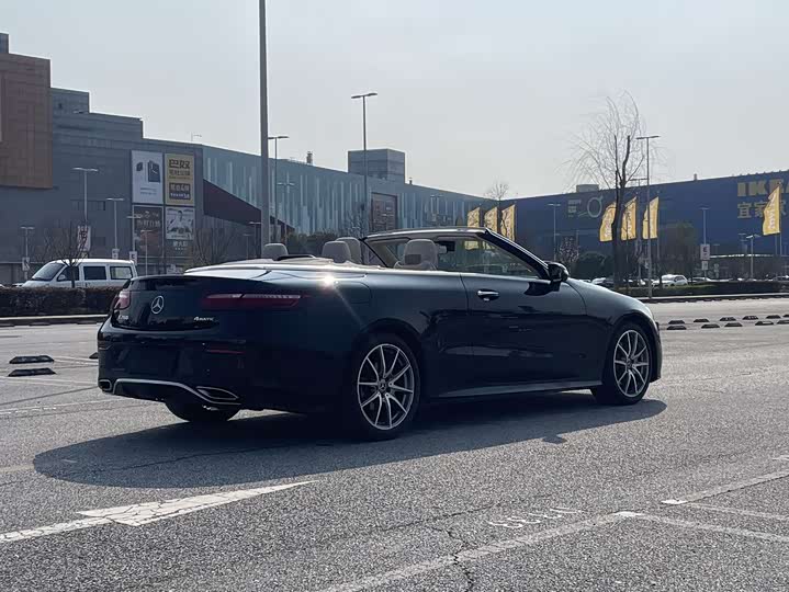 Фото 5 - Mercedes-Benz E-Class