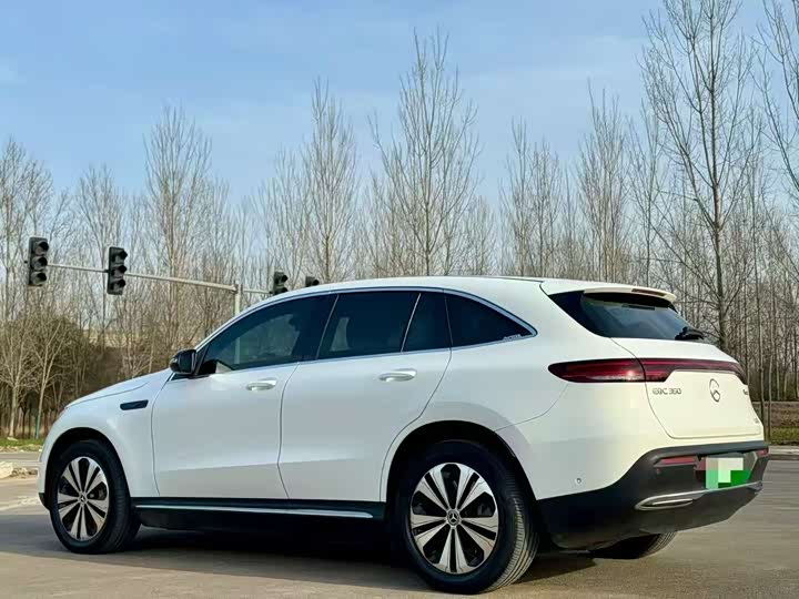 Photo 3 - Mercedes-Benz EQC