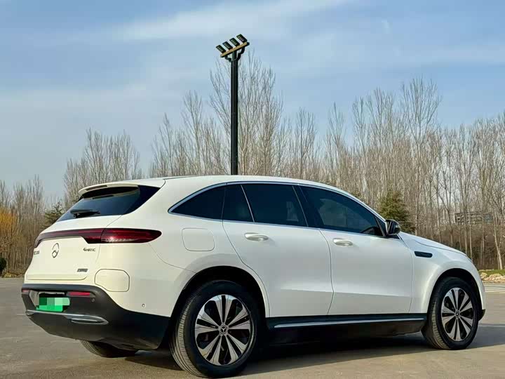 Photo 5 - Mercedes-Benz EQC