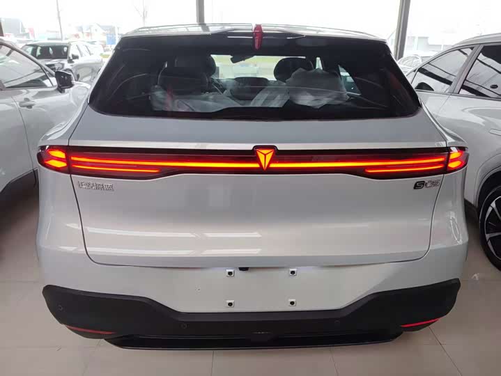 Фото 8 - Changan Deepal S05