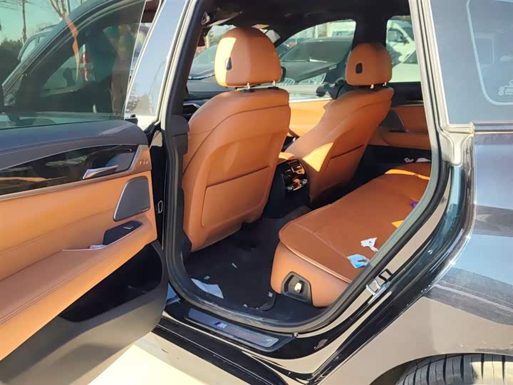 Photo 2 - BMW 6 Series GT