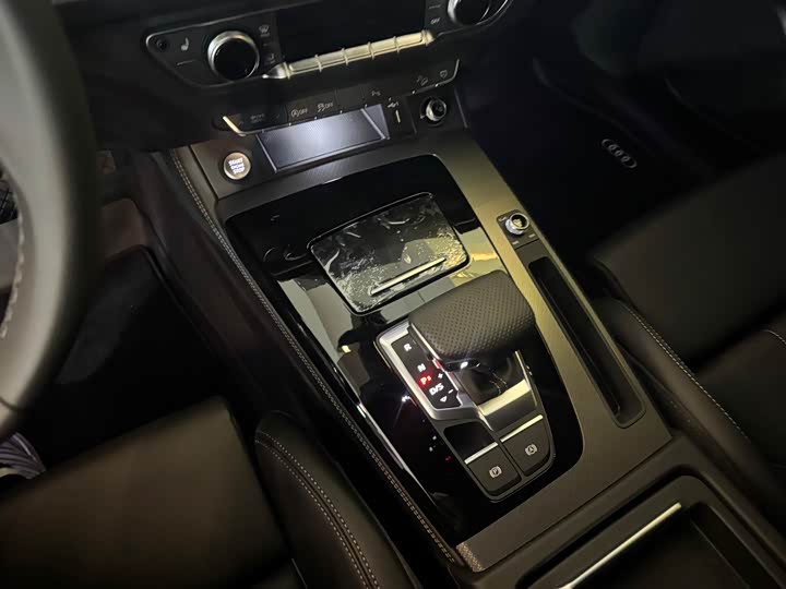 Фото 3 - Audi Q5L