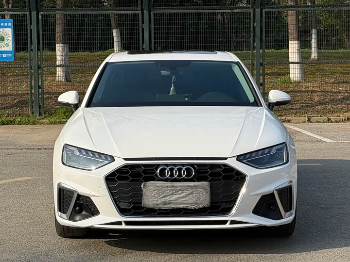 Фото 2 - Audi A4L