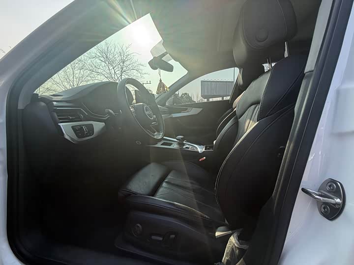 Фото 6 - Audi A4L