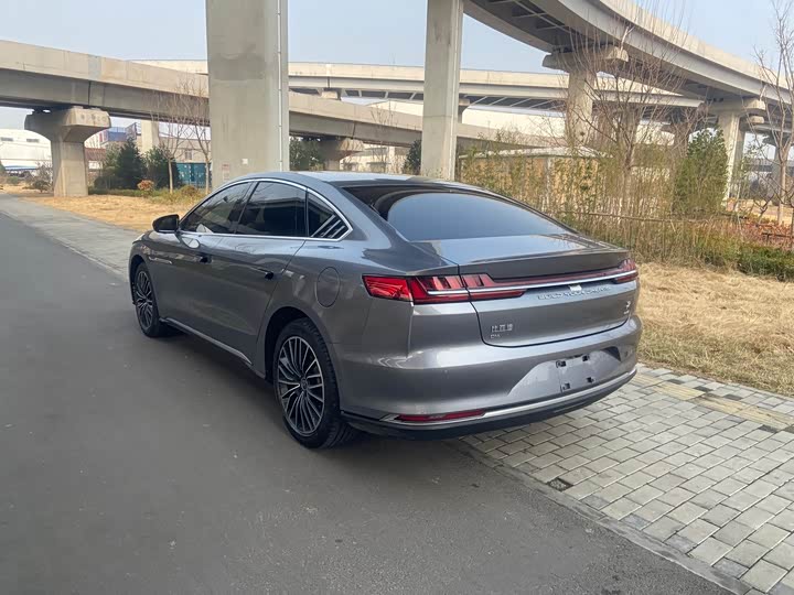 Фото 2 - BYD Han