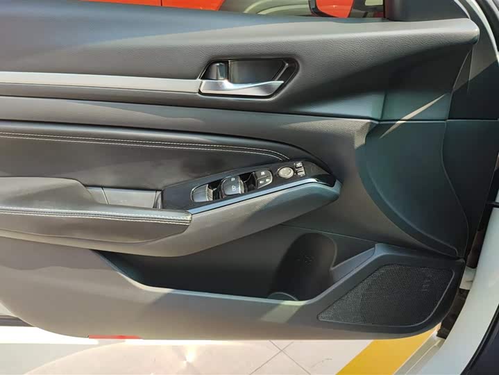 Фото 7 - Nissan Teana