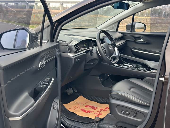 Photo 4 - Hyundai Custo