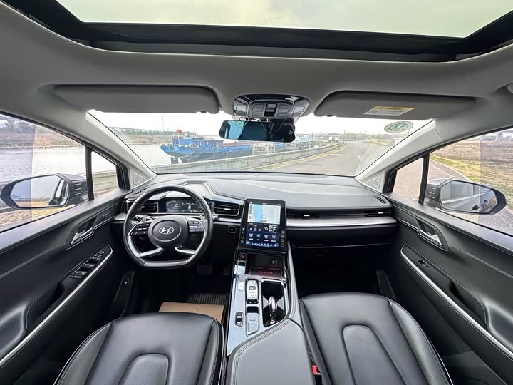 Photo 6 - Hyundai Custo