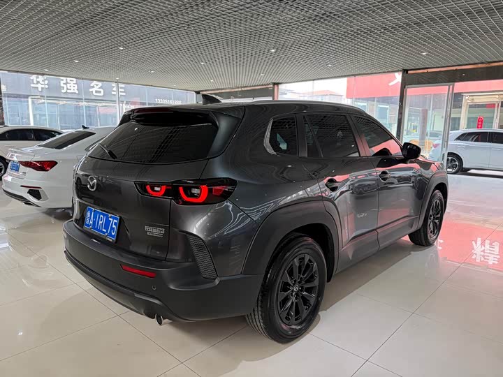 Photo 4 - Mazda CX-50