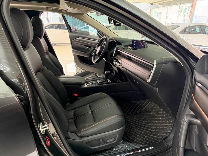 Photo 9 - Mazda CX-50