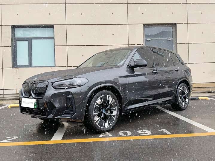Photo 1 - BMW iX3