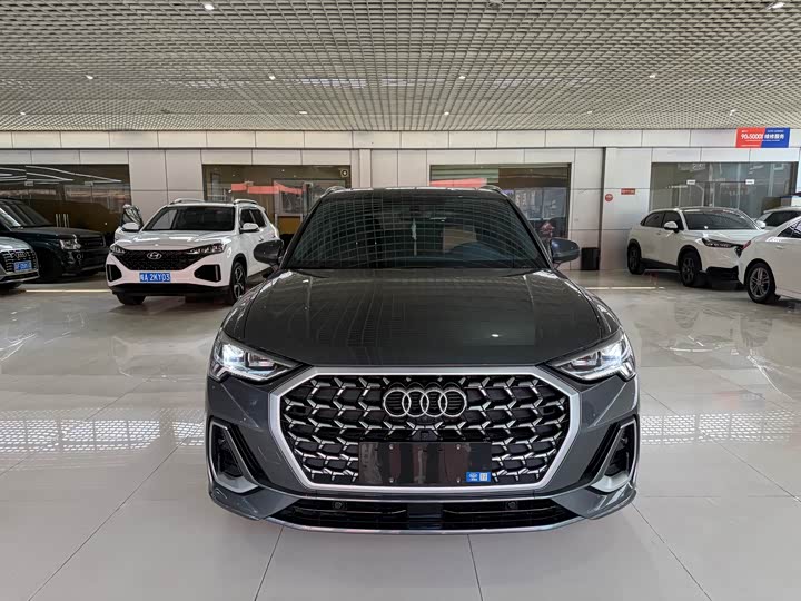 Фото 2 - Audi Q3
