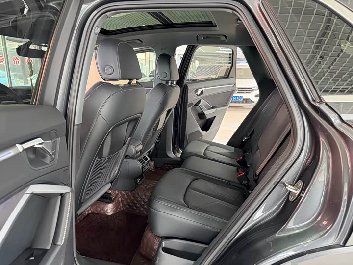 Фото 9 - Audi Q3