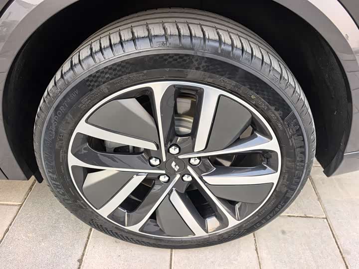 Фото 8 - LiXiang L9