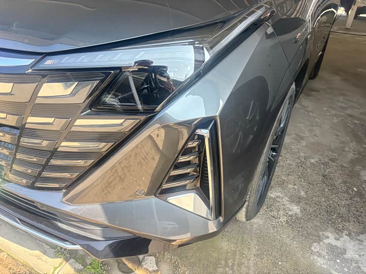 Фото 2 - Changan UNI-Z Hybrid