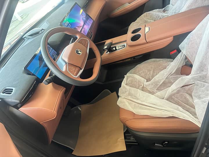 Фото 4 - Changan UNI-Z Hybrid