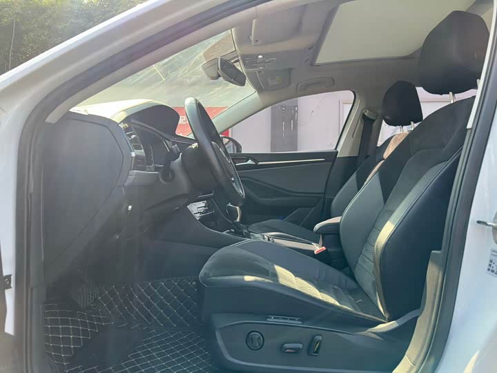 Фото 3 - Volkswagen Sagitar L