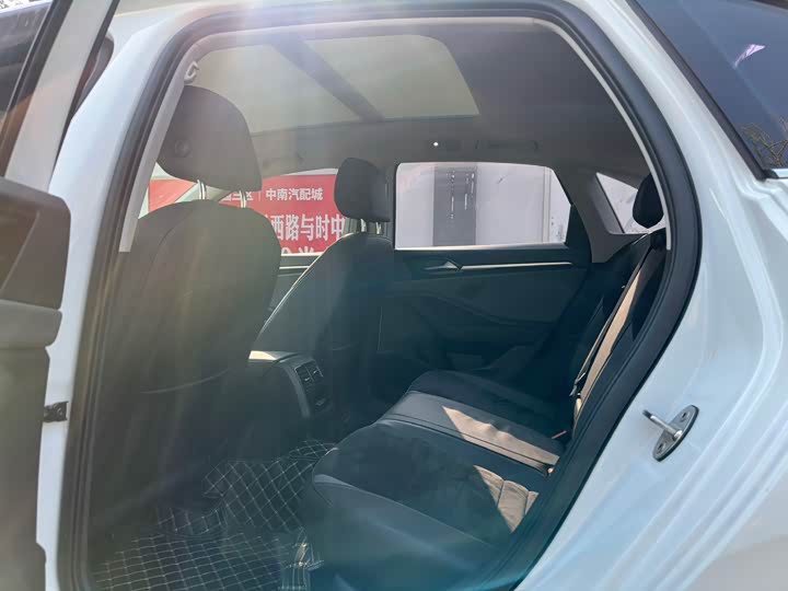 Фото 4 - Volkswagen Sagitar L