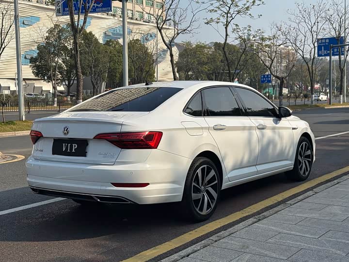 Фото 6 - Volkswagen Sagitar L