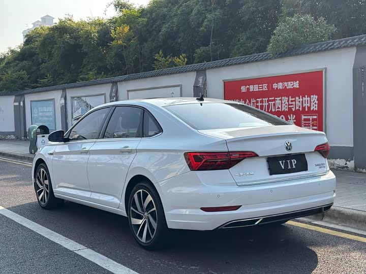 Фото 8 - Volkswagen Sagitar L