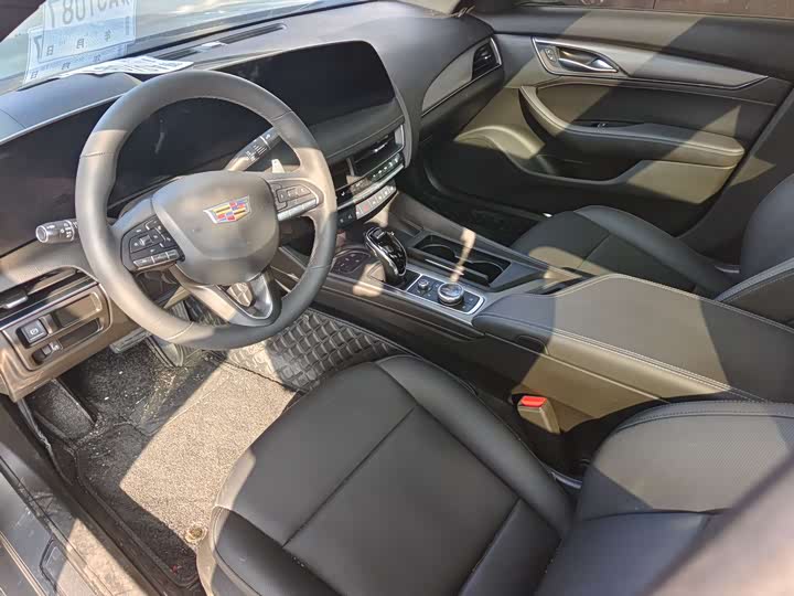 Фото 6 - Cadillac CT5