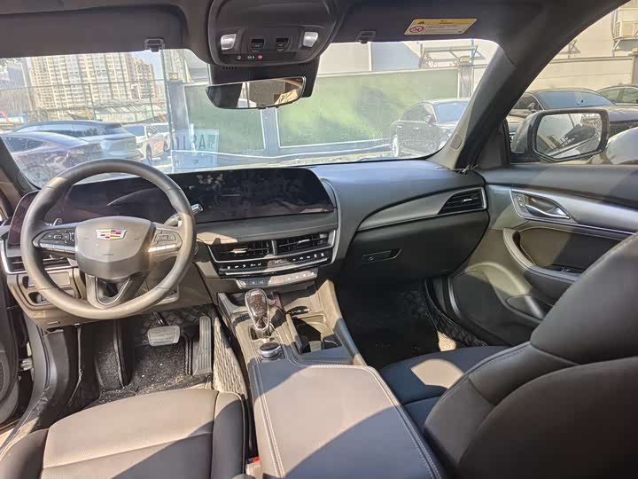 Фото 8 - Cadillac CT5