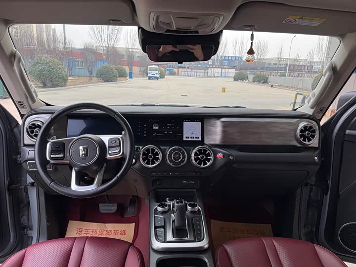 Фото 6 - Tank 300