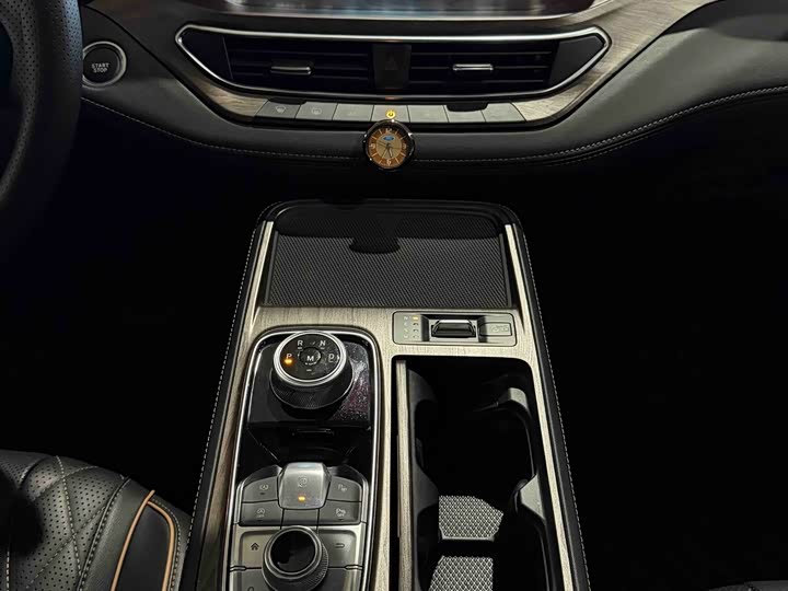 Фото 9 - Ford Equator