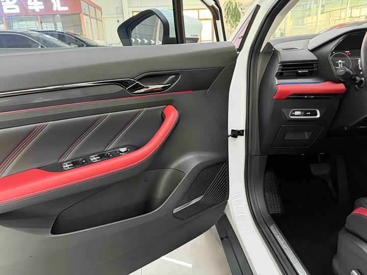 Photo 9 - Geely Emgrand GS