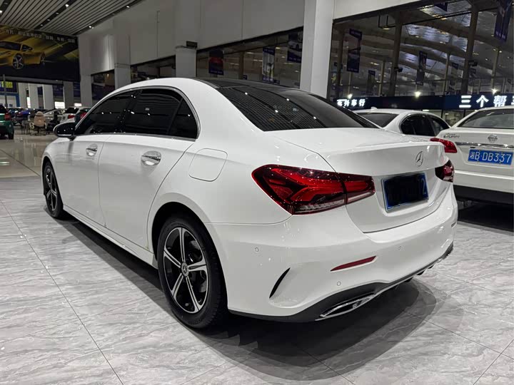 Фото 9 - Mercedes-Benz A-Class