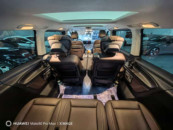 Фото 8 - Mercedes-Benz V-Class