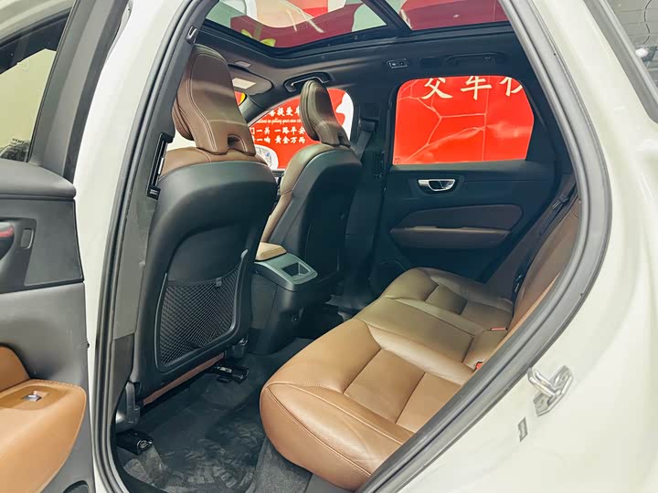 Фото 6 - Volvo XC60