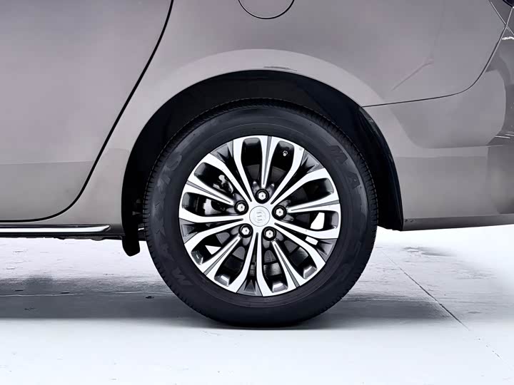 Фото 7 - Buick GL8 ES