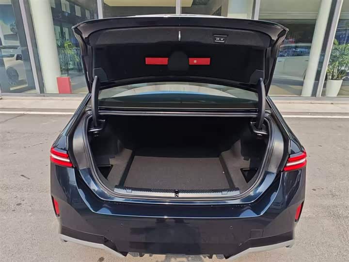 Фото 8 - BMW 5 Series