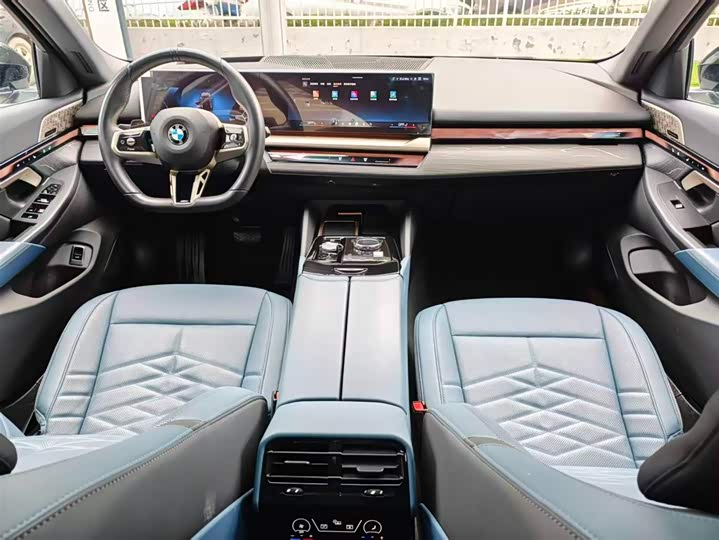 Фото 9 - BMW 5 Series