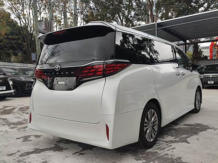Photo 4 - Toyota Alphard