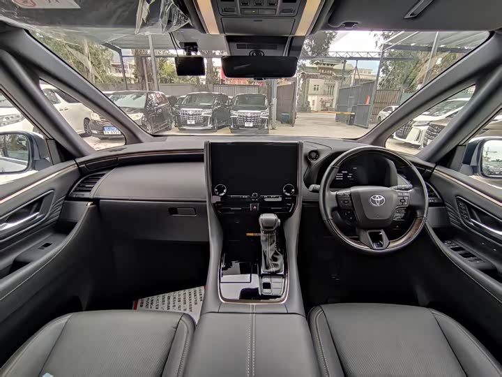 Photo 5 - Toyota Alphard