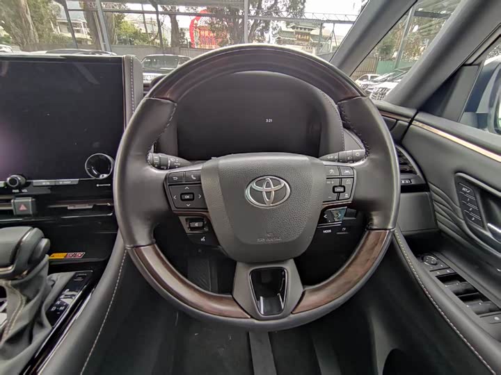 Photo 6 - Toyota Alphard