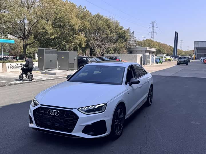 Фото 1 - Audi A4L