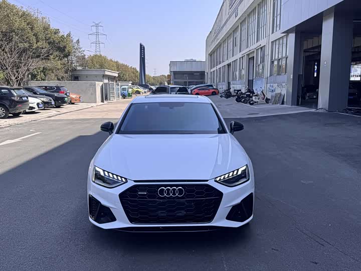 Фото 2 - Audi A4L