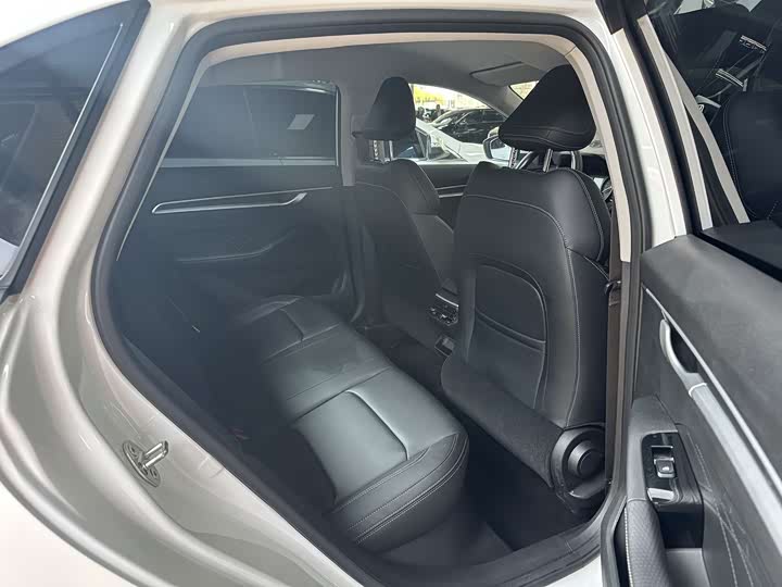 Фото 6 - Geely Emgrand