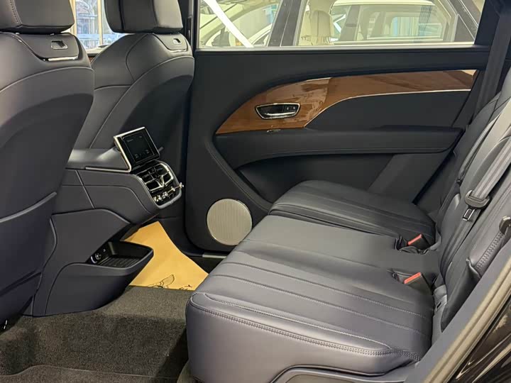 Фото 7 - Bentley Bentayga