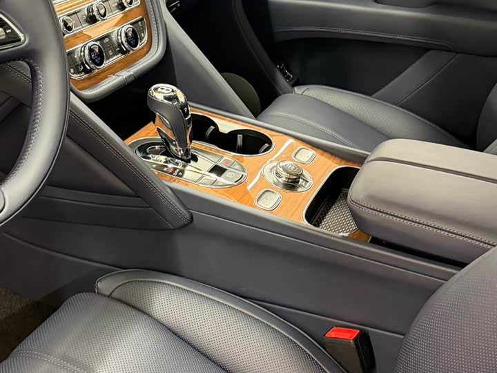 Фото 8 - Bentley Bentayga