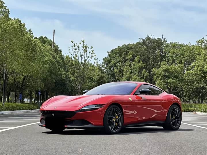 Фото 2 - Ferrari Roma